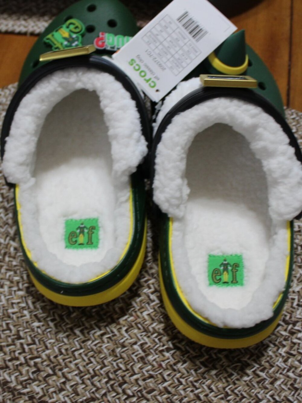 NWT Women's fur lined ELF Crocs women's size 10. SUPER CUTE AND FUN! - Picture 5 of 11